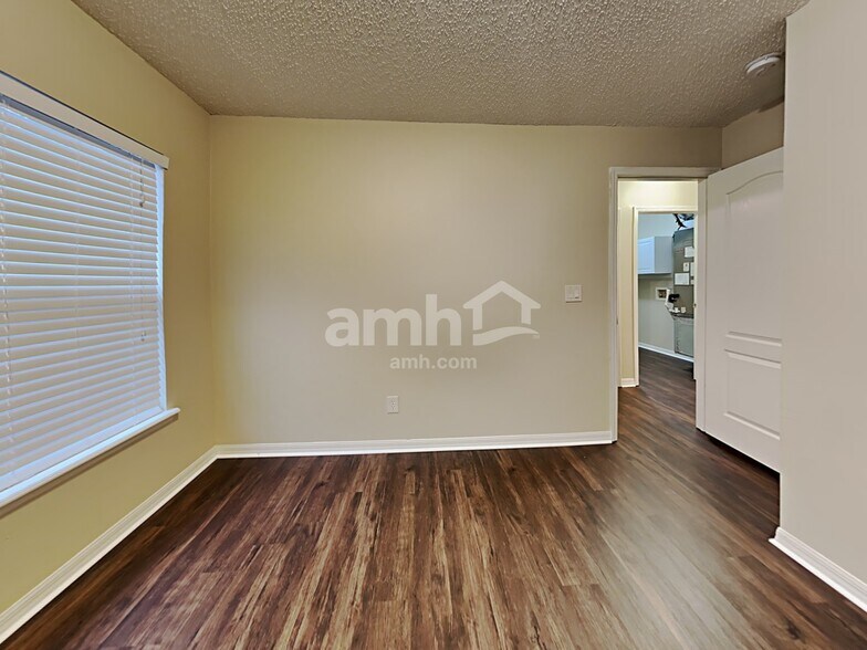 Building Photo - 2961 Golden Pond Blvd