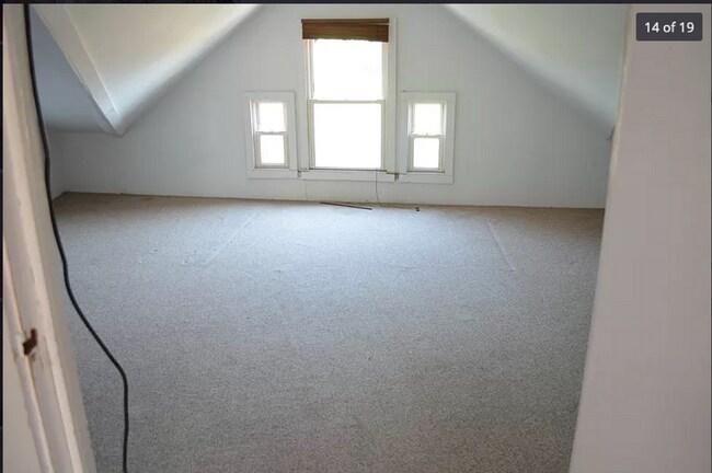 Building Photo - East Rock 3BR/2BA Penthouse | Private Sky Terrace | Vaulted Ceilings | Walk to Yale SOM