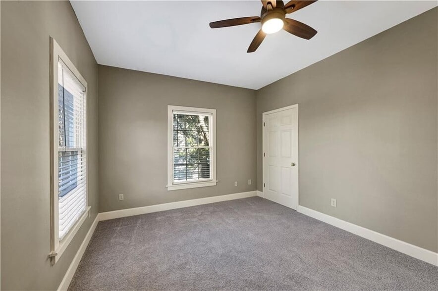 Building Photo - 305 N Jackson St