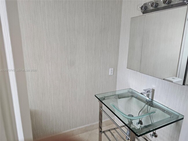 Building Photo - 4501 NW 93rd Doral Ct
