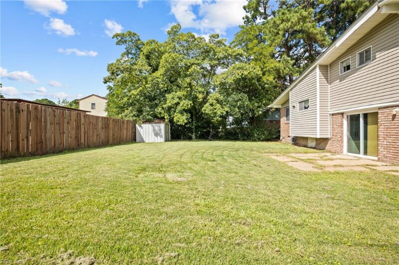 Building Photo - 5509 Sandpiper Ln