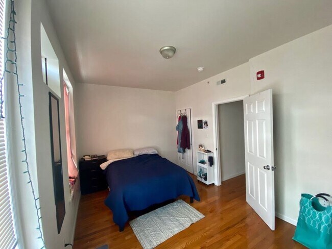 Building Photo - 3617 Spring Garden St