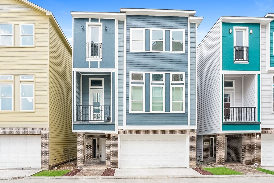 Building Photo - 2118 Oatfield Dr