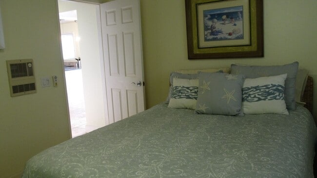 Building Photo - FOR SALE/ OCEAN FRONT/ $825K