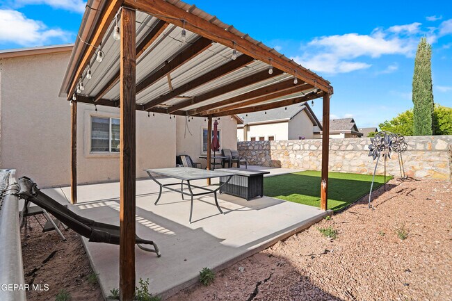Building Photo - 14660 Spanish Point Dr