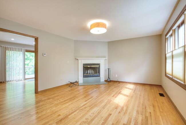 Building Photo - Spacious 2-Bedroom, 2-Story Apartment with Walk-Out Basement