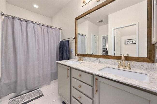 Building Photo - 13820 James Garfield St