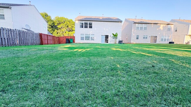 Building Photo - 6816 Southbrook Dr