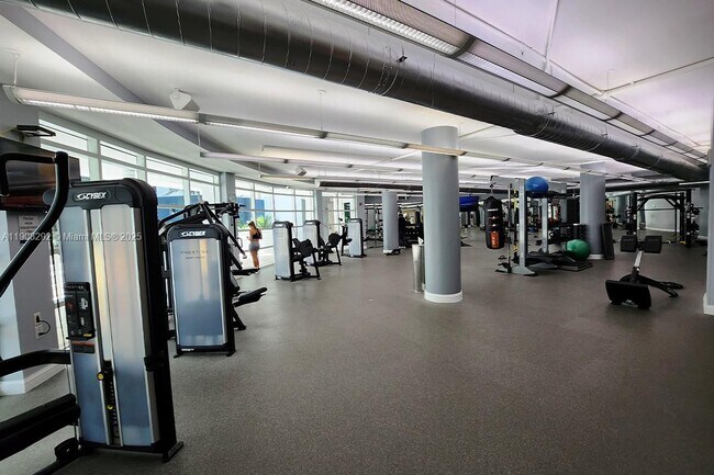 Building Photo - 253 NE 2nd St