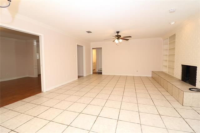 Building Photo - 2703 Peachtree Ln
