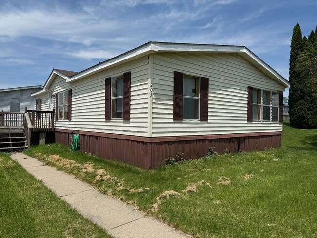 Building Photo - 2500 Mann Rd