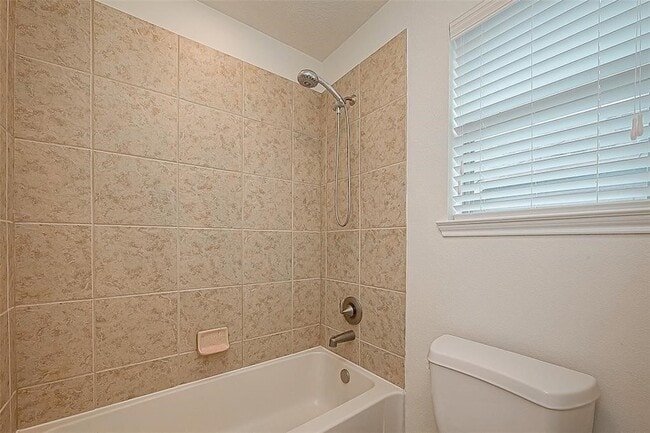 Building Photo - 4419 Matagorda Lakes Dr