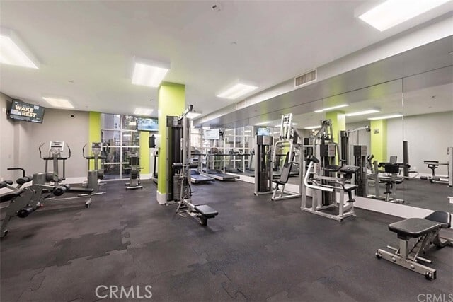 Building Photo - 1329 Scholarship