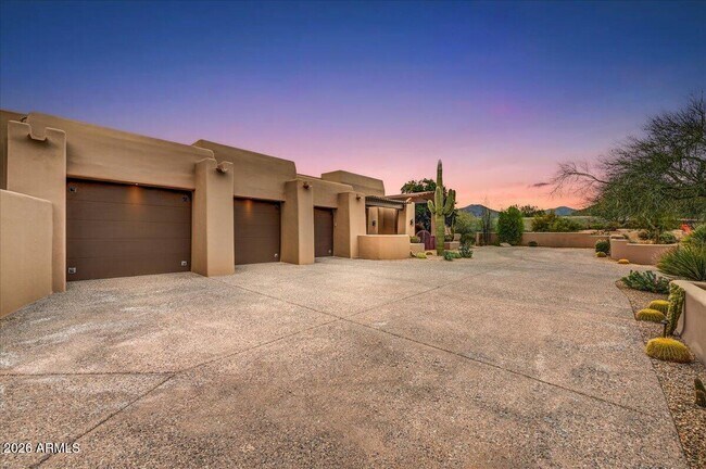 Building Photo - 9162 E Sky Line Dr