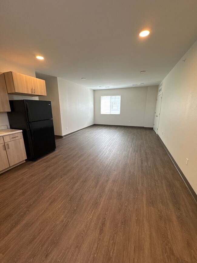 Building Photo - 4Bed 2Bath -Windom Landing Under New Management