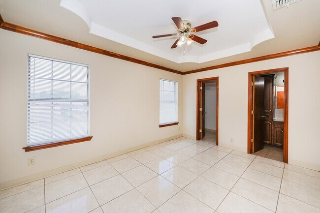 Building Photo - 2704 San Agustin Ave