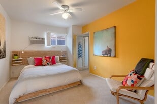 Building Photo - 525 E Cottonwood Rd