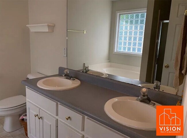 Building Photo - 1390 Eagles Nest Circle