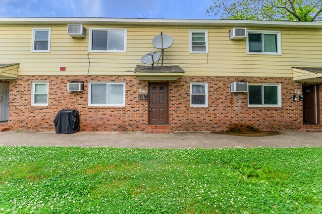 Building Photo - ADORABLE 2 BEDROOM APARTMENT FOR RENT in NORFOLK