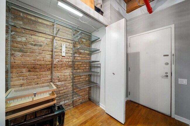 Building Photo - 225 W Huron St