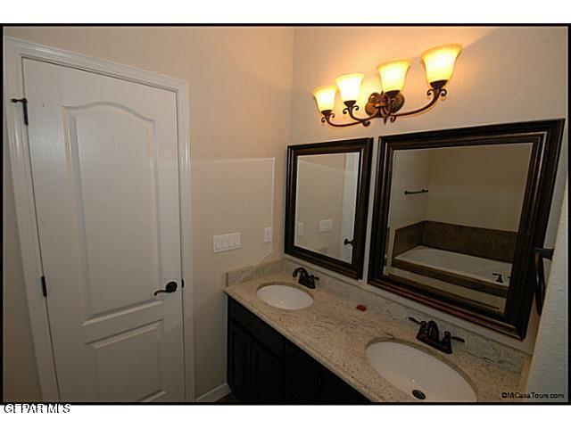 Building Photo - 3128 Coyote Park Dr
