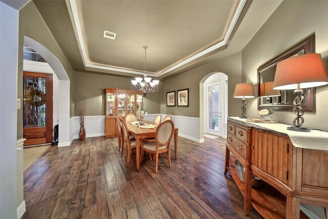 Building Photo - 5902 Royal Hill Ct