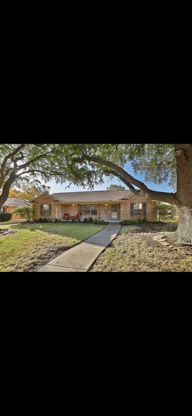 Primary Photo - 14040 Far Hills Ln