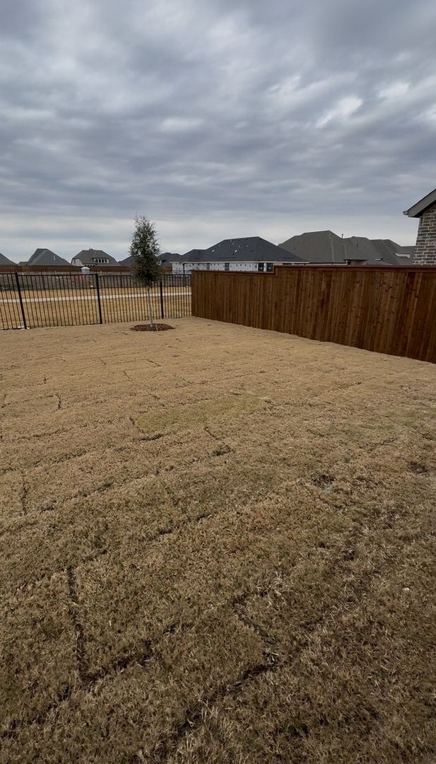 Building Photo - 3300 Little Bluestem Rd