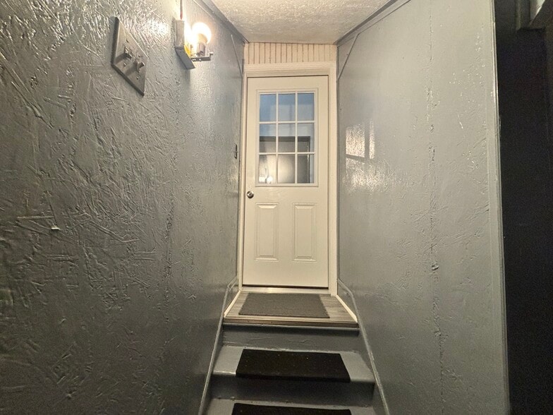 Building Photo - 1934 Butterfield Ave