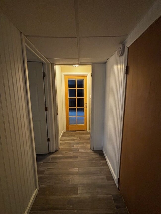 Building Photo - Cute 5 Bedroom 3 Bath Single Family Home