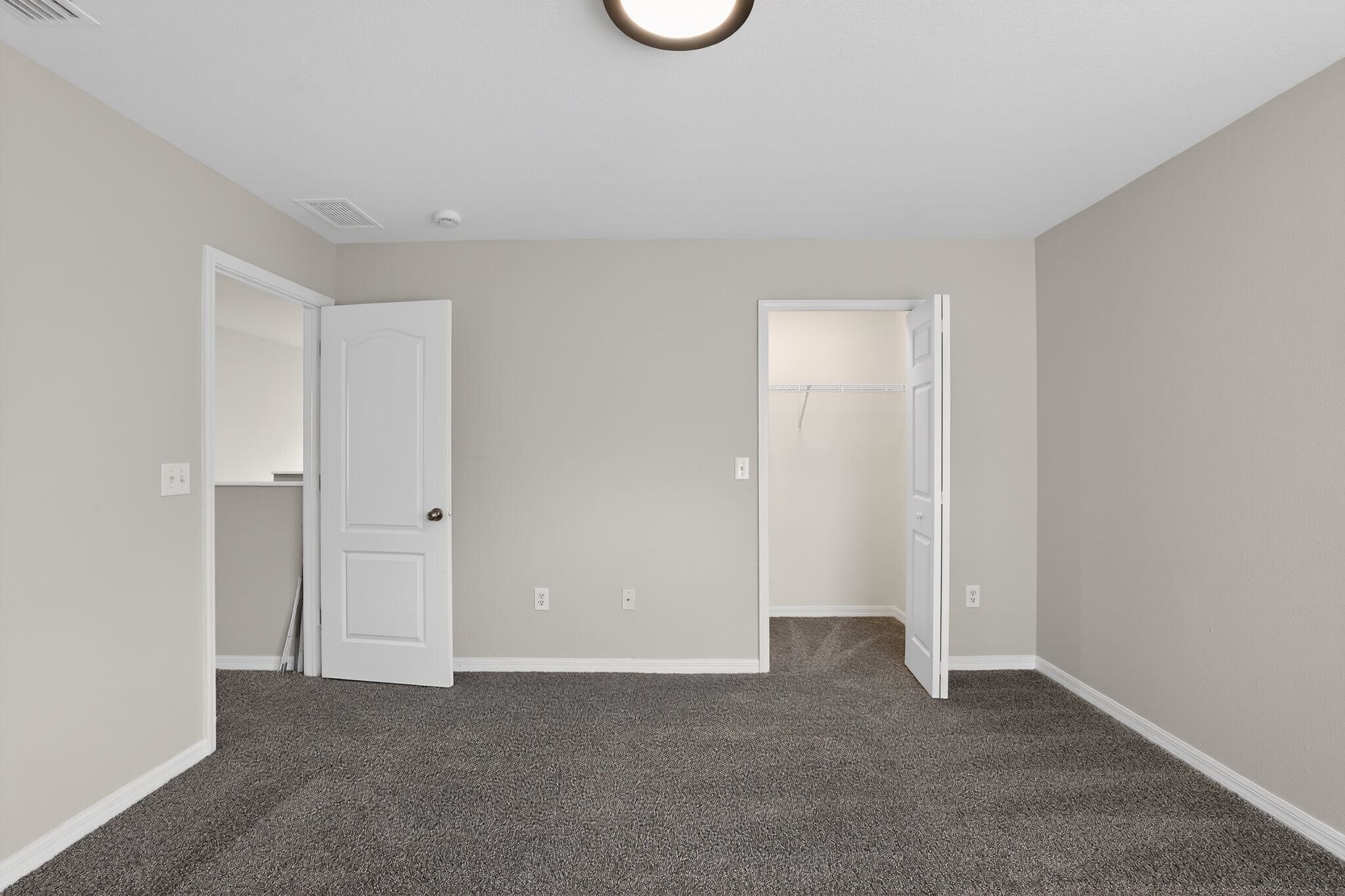Building Photo - 10629 Shady Preserve Dr