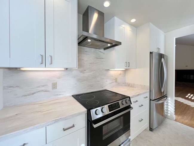 Building Photo - St. Helena – Spacious Two-Bedroom, Two-Bathroom Condo