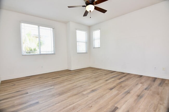 Building Photo - AVAILABLE NOW: 4 Bd/3Ba in Great Oak Schoo...