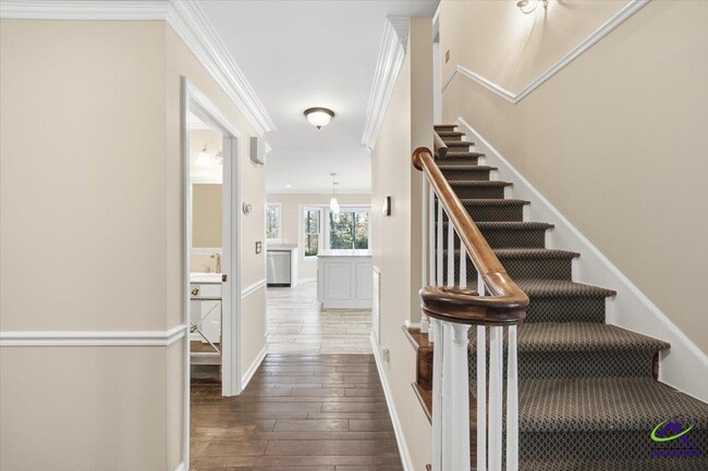 Building Photo - 5056 Wellington Dr