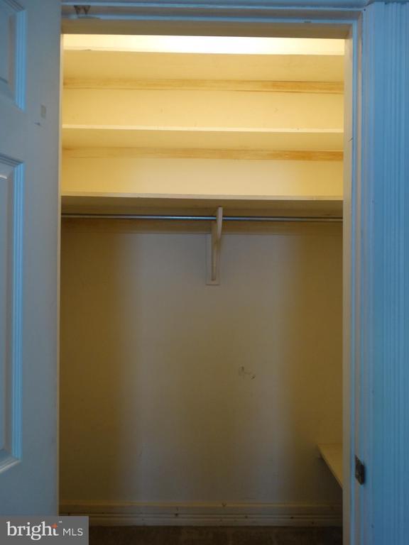 Building Photo - 130 S Antrim Way