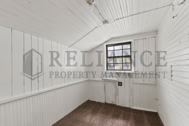 Building Photo - 1228 S Lulu St