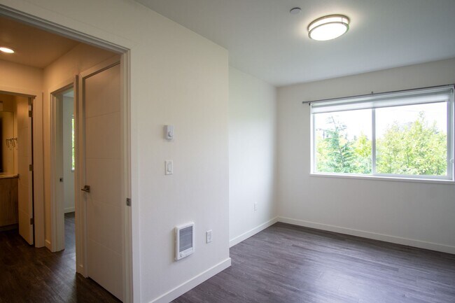 Building Photo - Stylish + Modern Corner 2-Bedroom Townhouse!