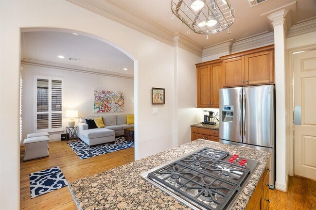 Building Photo - 4012 Gramercy St