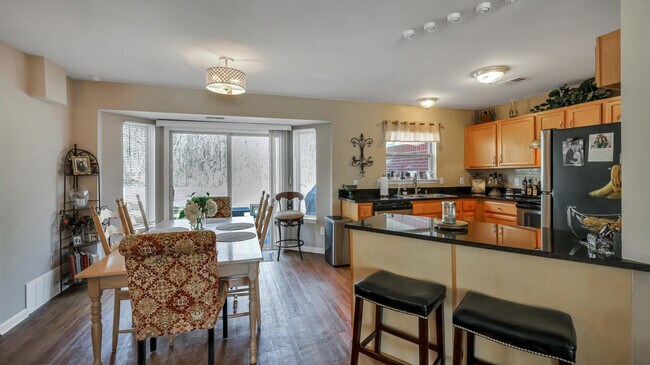 Building Photo - 5496 Stoney Pl S