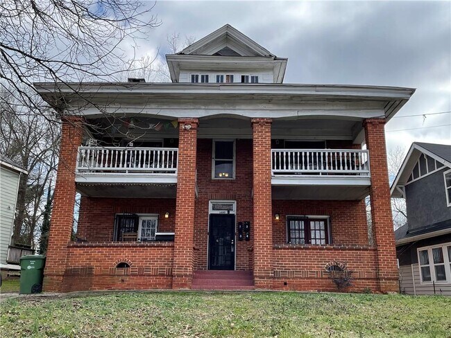 Building Photo - 1480 S Gordon St SW