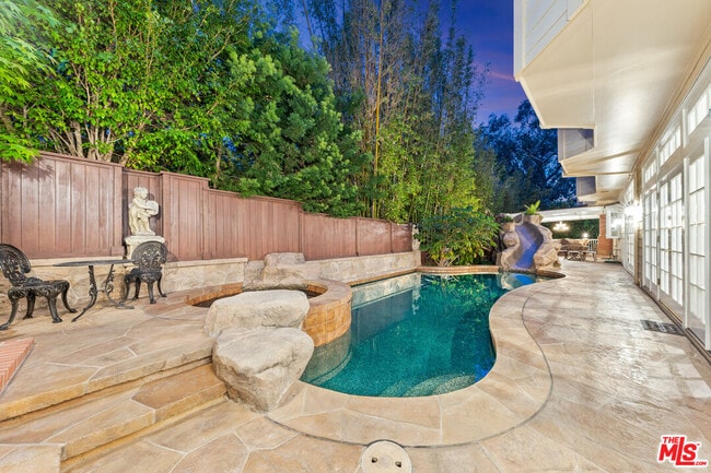 Building Photo - 515 S Westgate Ave