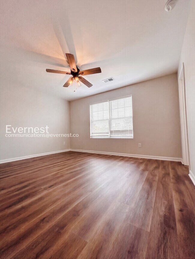 Building Photo - 1326 Bryson Ln