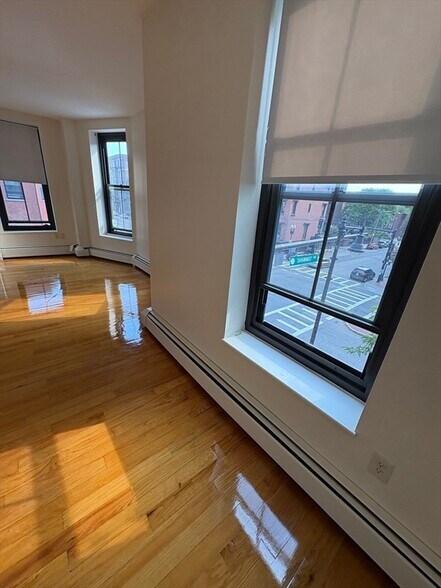 Building Photo - 483 Massachusetts Ave