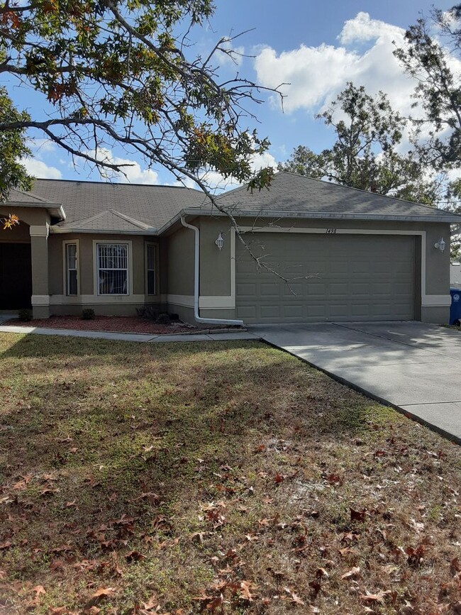 Primary Photo - Beautiful 3 Bedroom Near The SunCoast Parkway