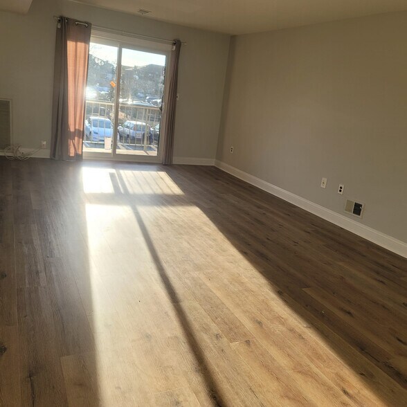 Building Photo - 1617 Raspberry Ct