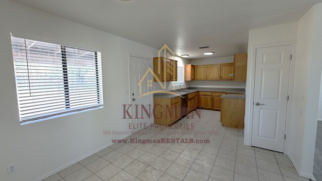 Building Photo - 6559 Nielsen Way