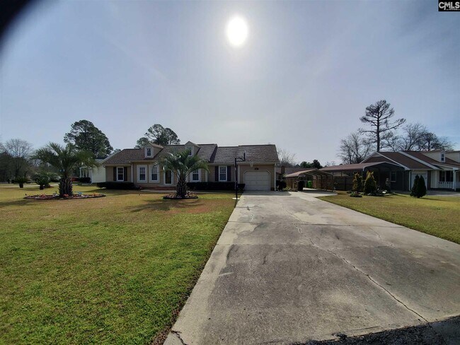Building Photo - 401 Longwood Rd