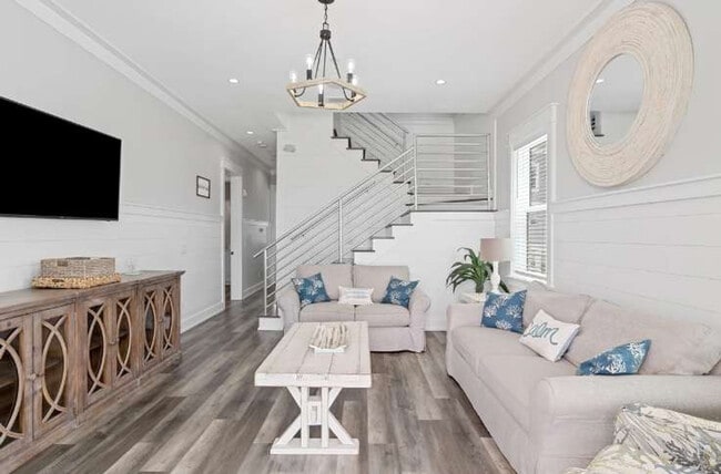 Building Photo - 157 S Arnold Rd