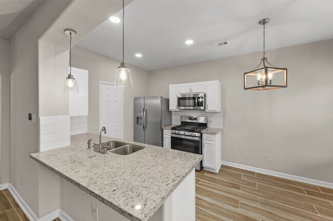 Building Photo - 6022 Yorktown Meadow Ln