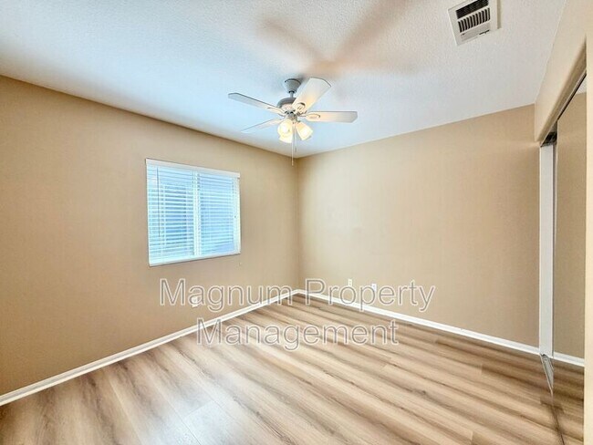 Building Photo - 29751 Maxmillian Ave